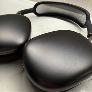 Apple Over-Ear Headphones - Black